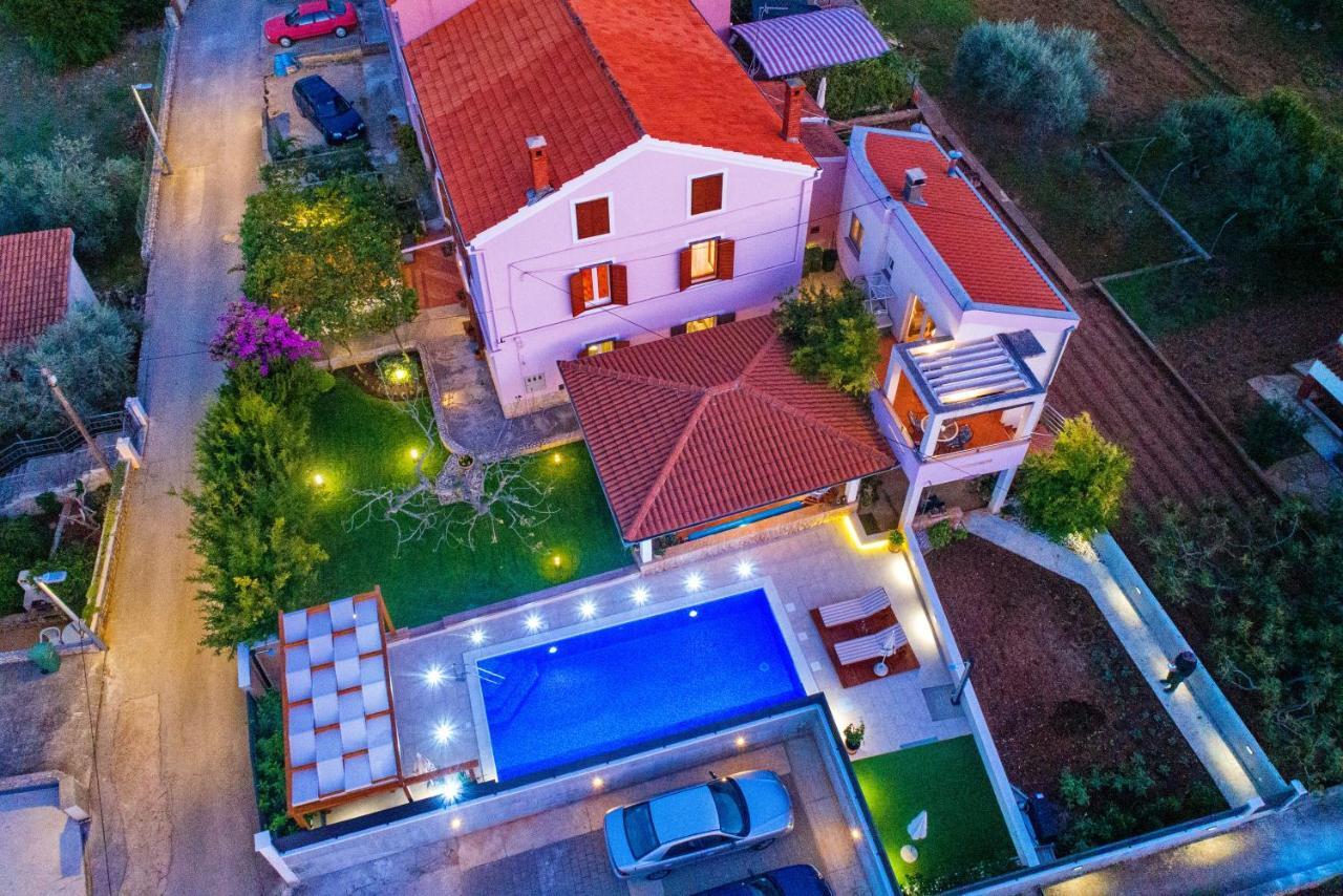 Apartments Guc Преко Екстер'єр фото