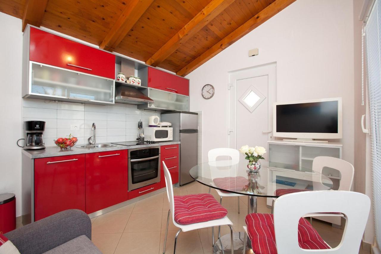 Apartments Guc Преко Екстер'єр фото