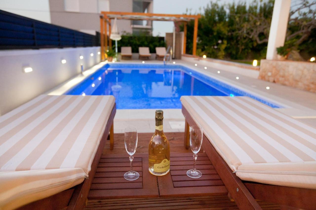 Apartments Guc Преко Екстер'єр фото